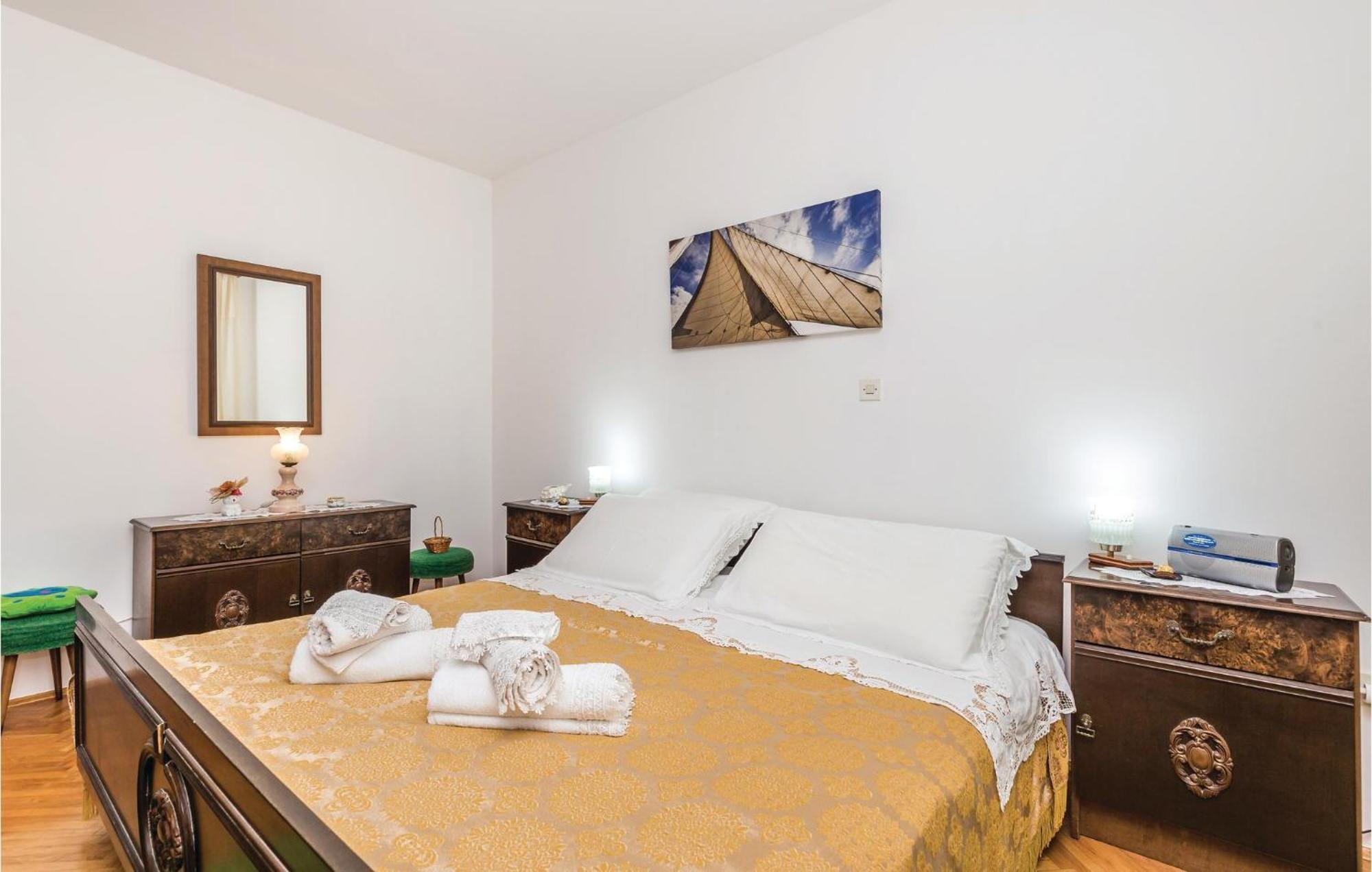 Nice Apartment In Lovran With House Sea View Exteriör bild