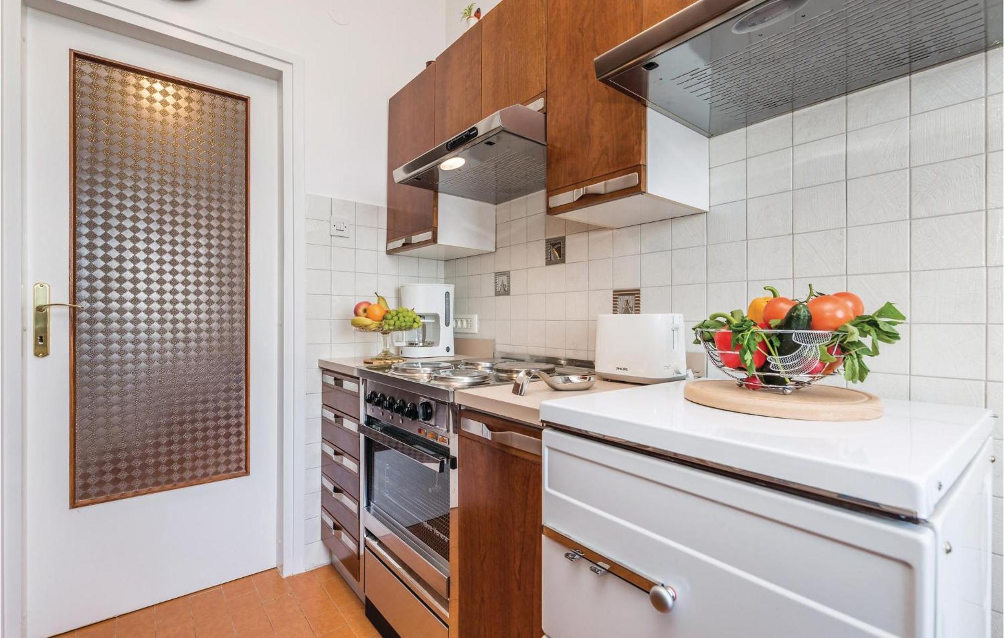 Nice Apartment In Lovran With House Sea View Exteriör bild